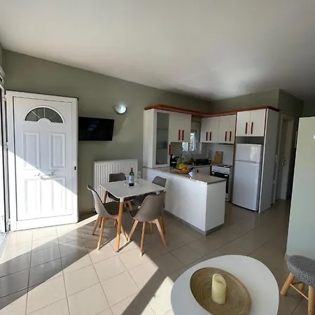 Aggeliki's Hideaway *