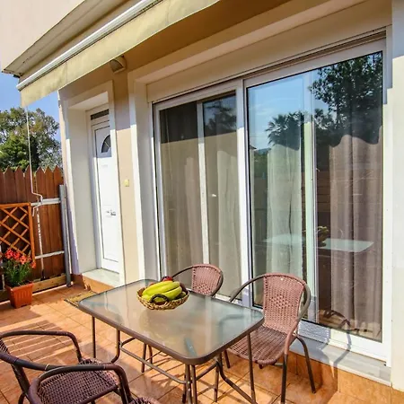 Aggeliki's Hideaway بيت للعطل *